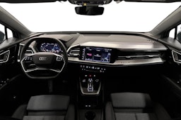 sininen Audi Q4 e-tron 2024 kuva 9.