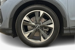 sininen Audi Q4 e-tron 2024 kuva 11.