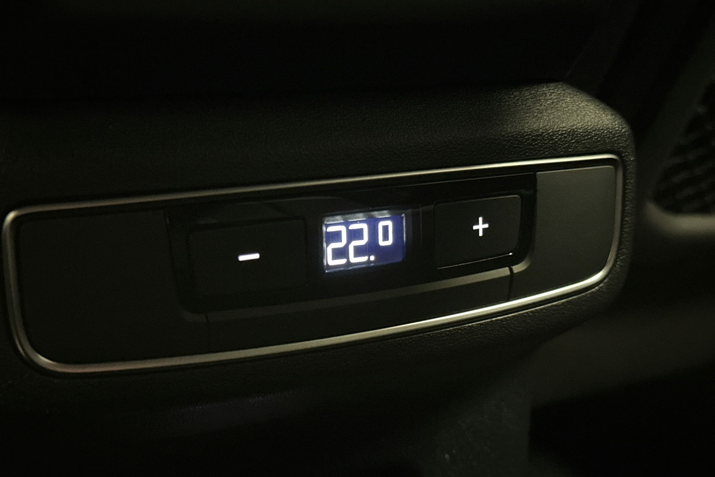 sininen Audi Q4 e-tron 2024 kuva 17.