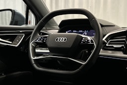 sininen Audi Q4 e-tron 2024 kuva 19.