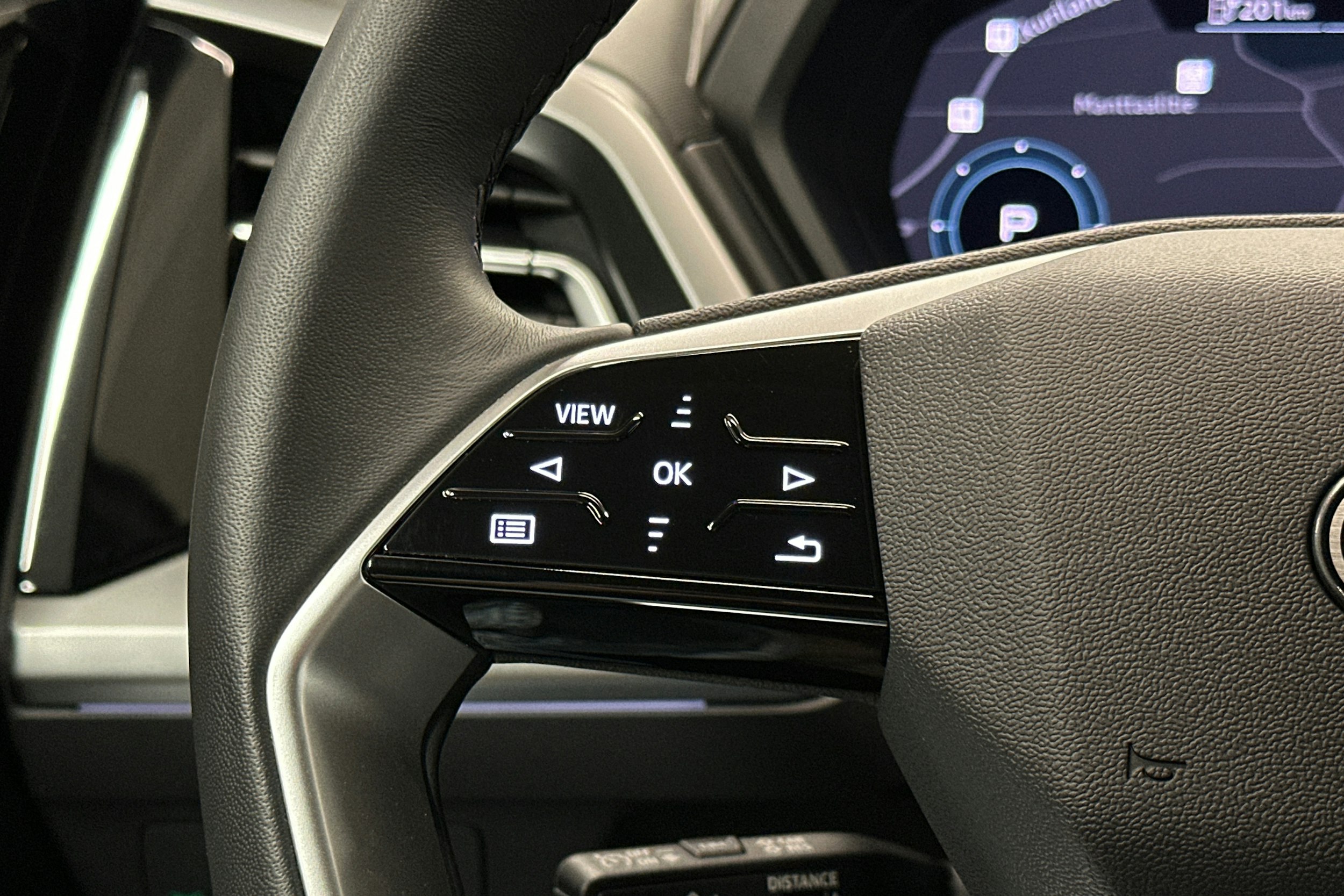 sininen Audi Q4 e-tron 2024 kuva 20.