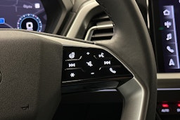 sininen Audi Q4 e-tron 2024 kuva 21.