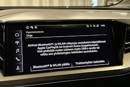 sininen Audi Q4 e-tron 2024 kuva 27.