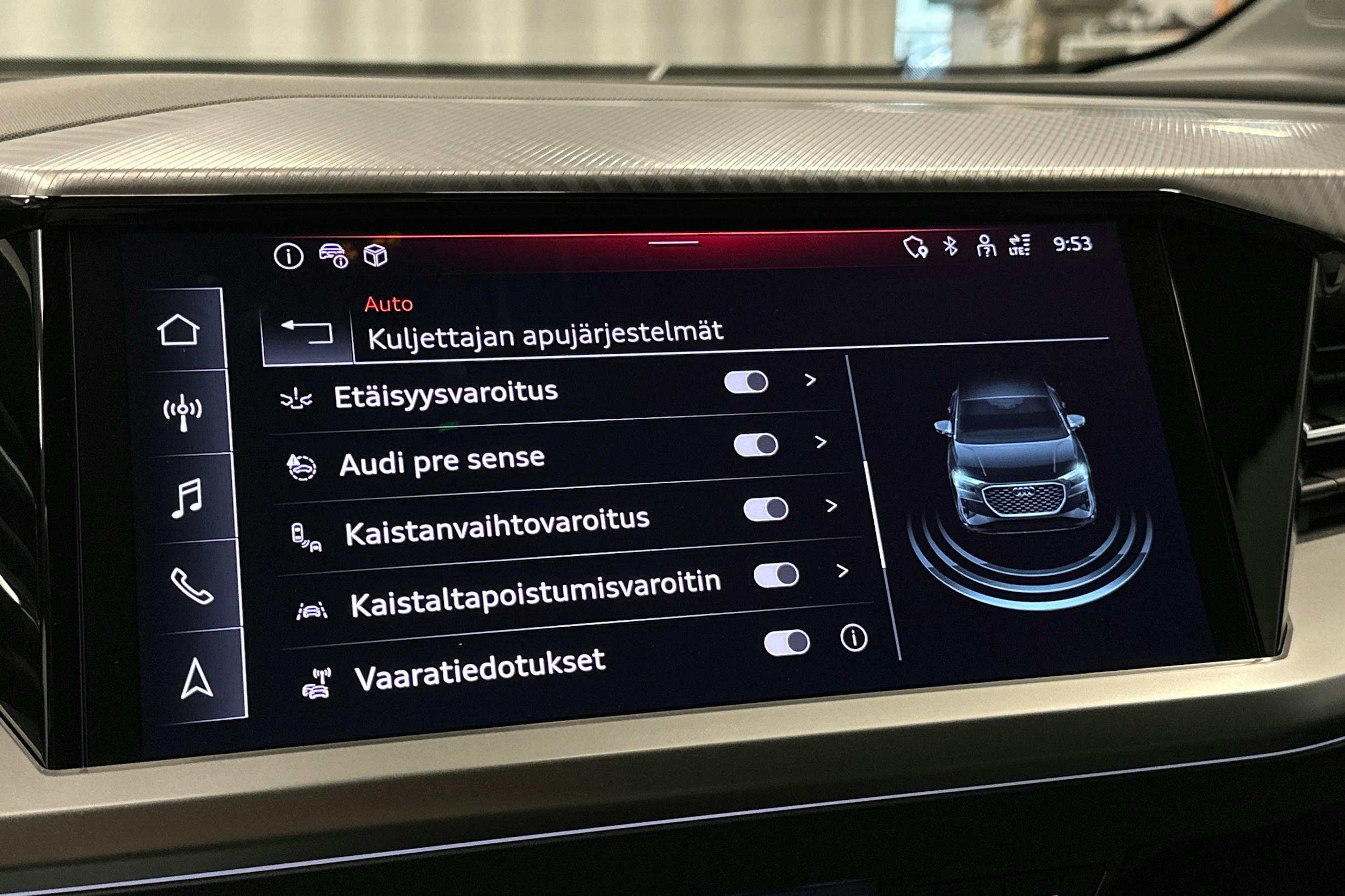 sininen Audi Q4 e-tron 2024 kuva 30.