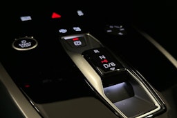sininen Audi Q4 e-tron 2024 kuva 33.