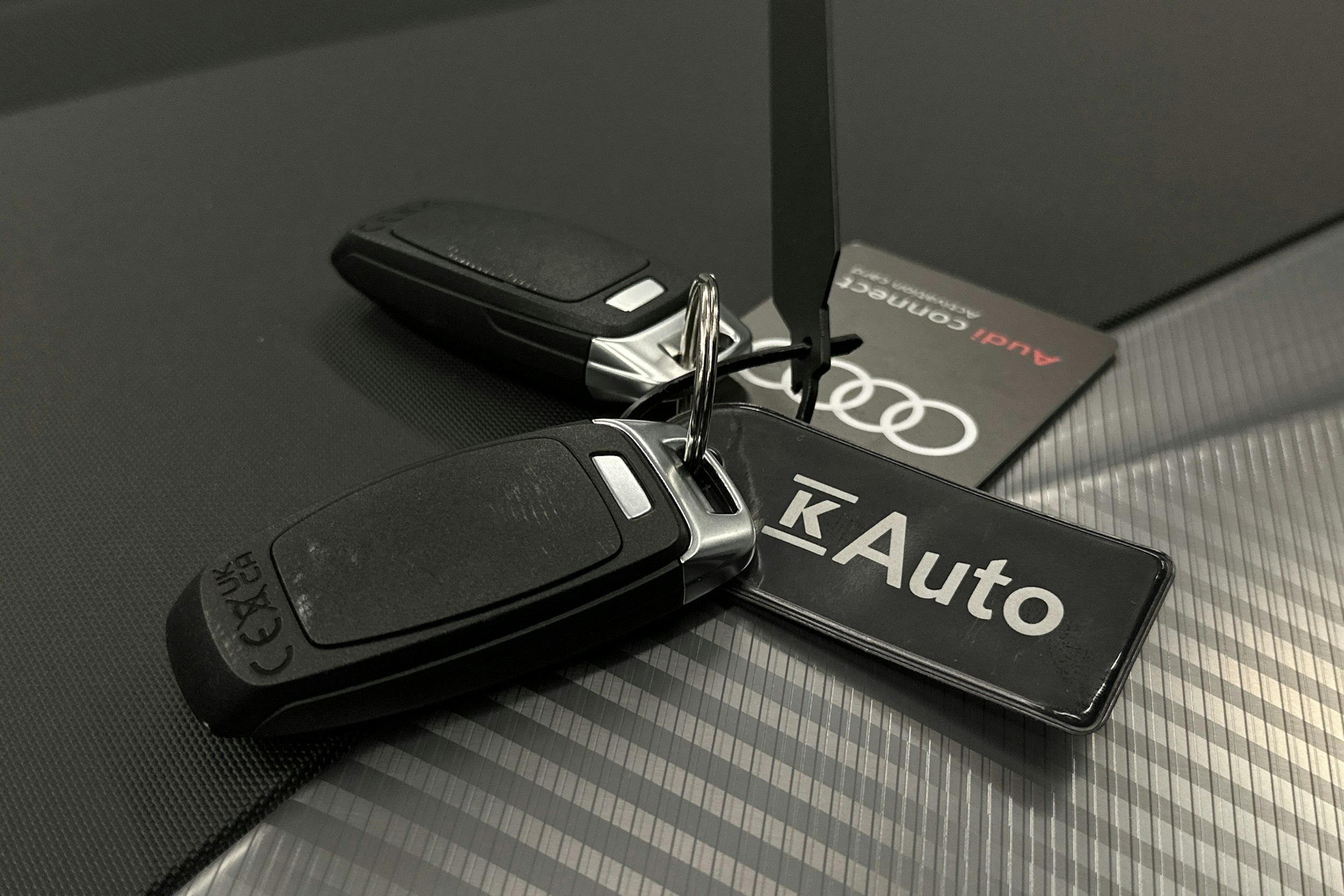 sininen Audi Q4 e-tron 2024 kuva 35.