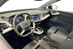 met. vihreä Audi Q4 e-tron 2024 kuva 8.