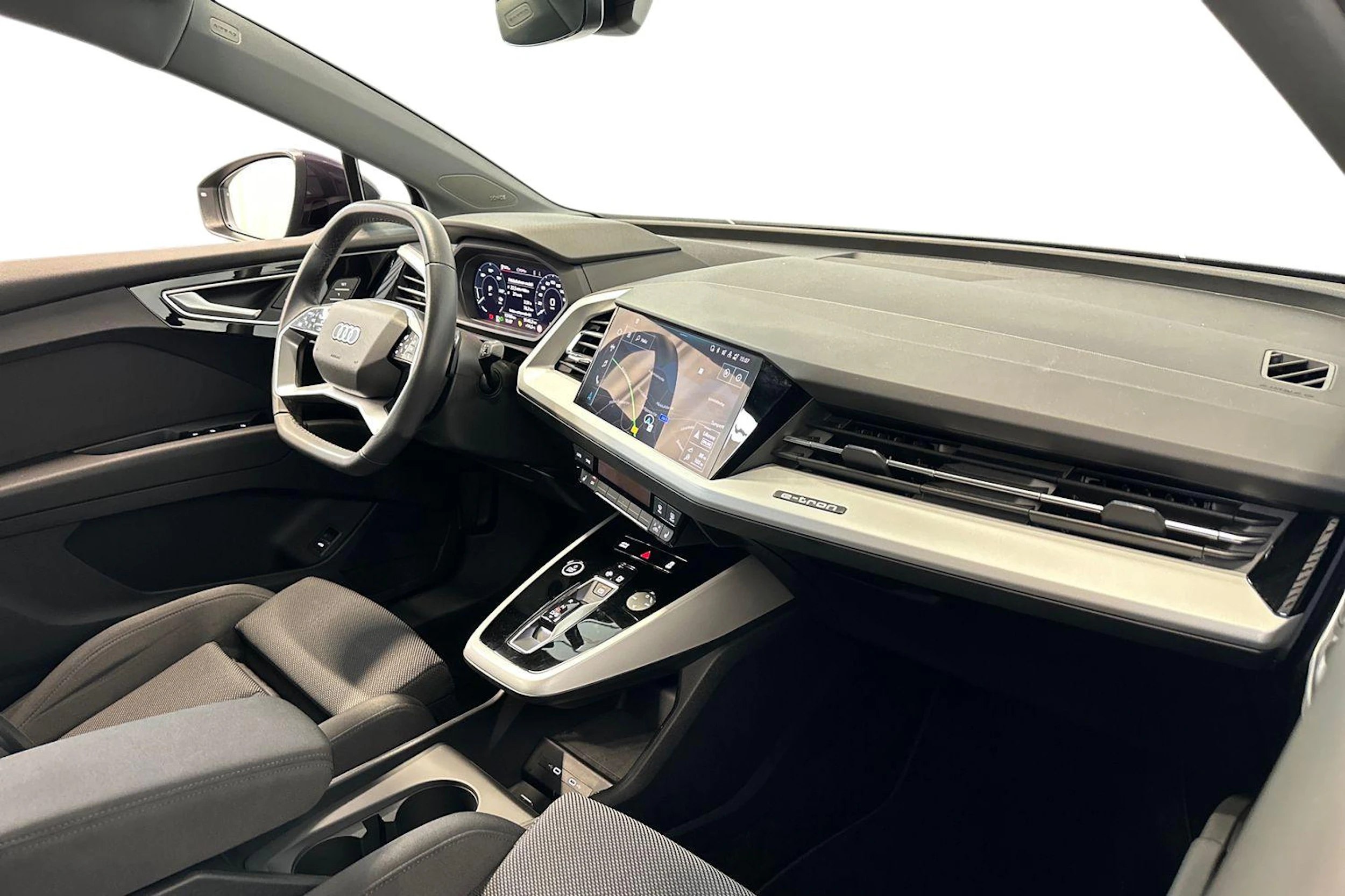 met. vihreä Audi Q4 e-tron 2024 kuva 9.