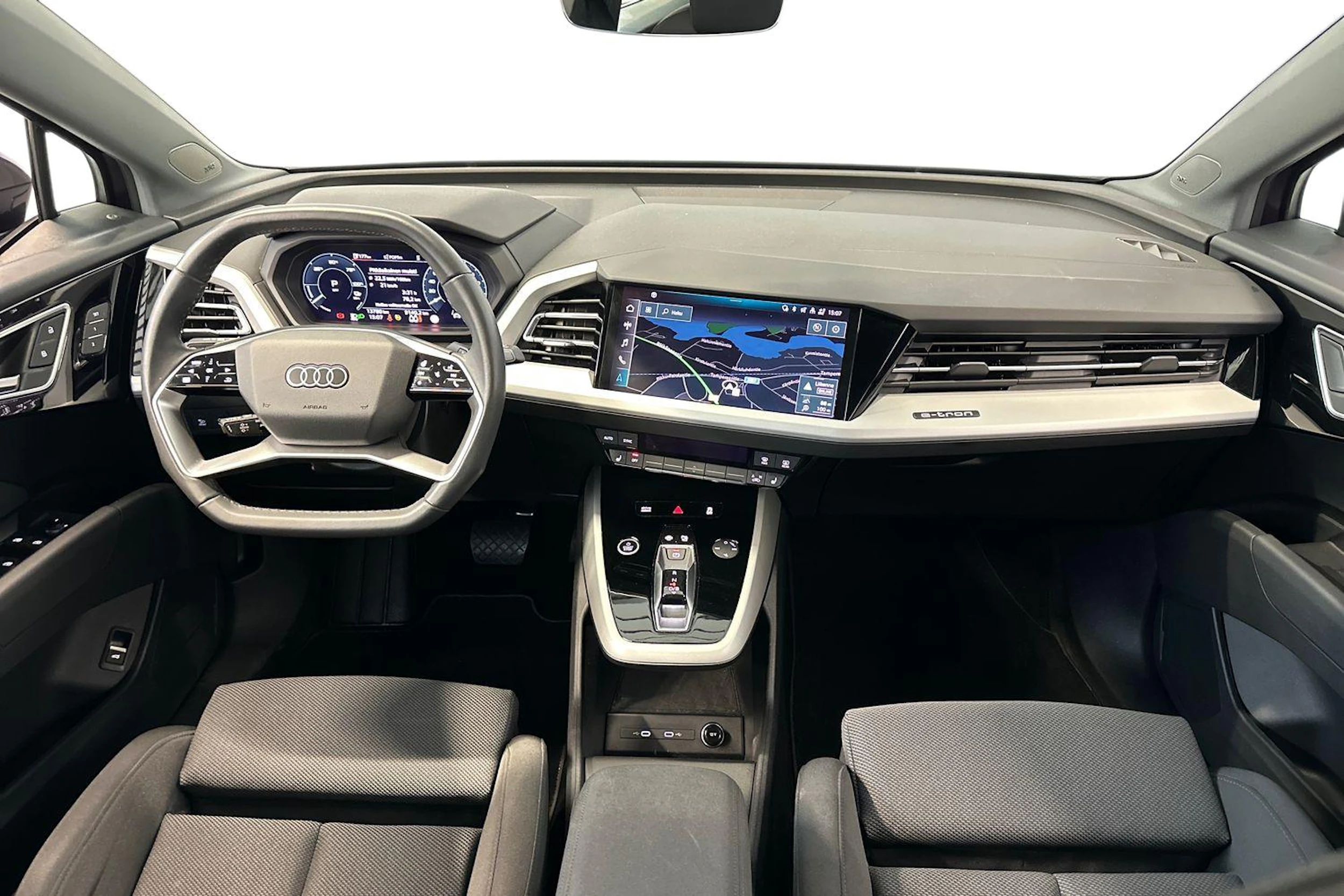 met. vihreä Audi Q4 e-tron 2024 kuva 11.