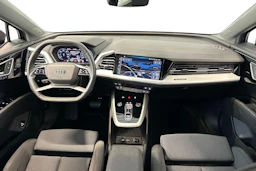 met. vihreä Audi Q4 e-tron 2024 kuva 11.