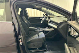 met. vihreä Audi Q4 e-tron 2024 kuva 17.