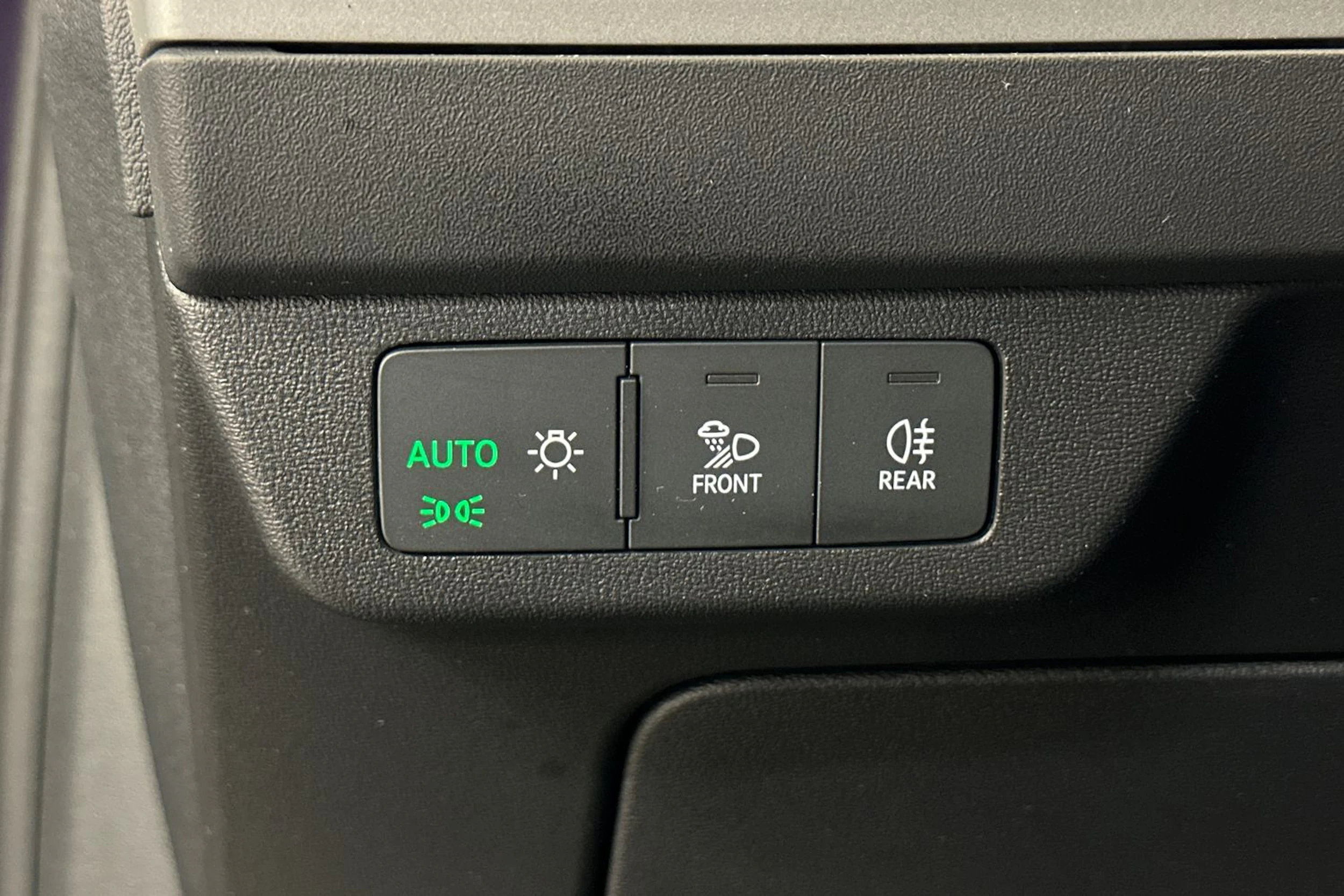 met. vihreä Audi Q4 e-tron 2024 kuva 19.