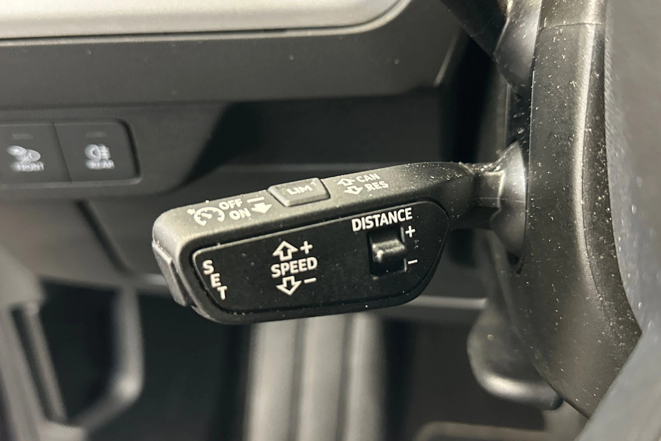 met. vihreä Audi Q4 e-tron 2024 kuva 22.