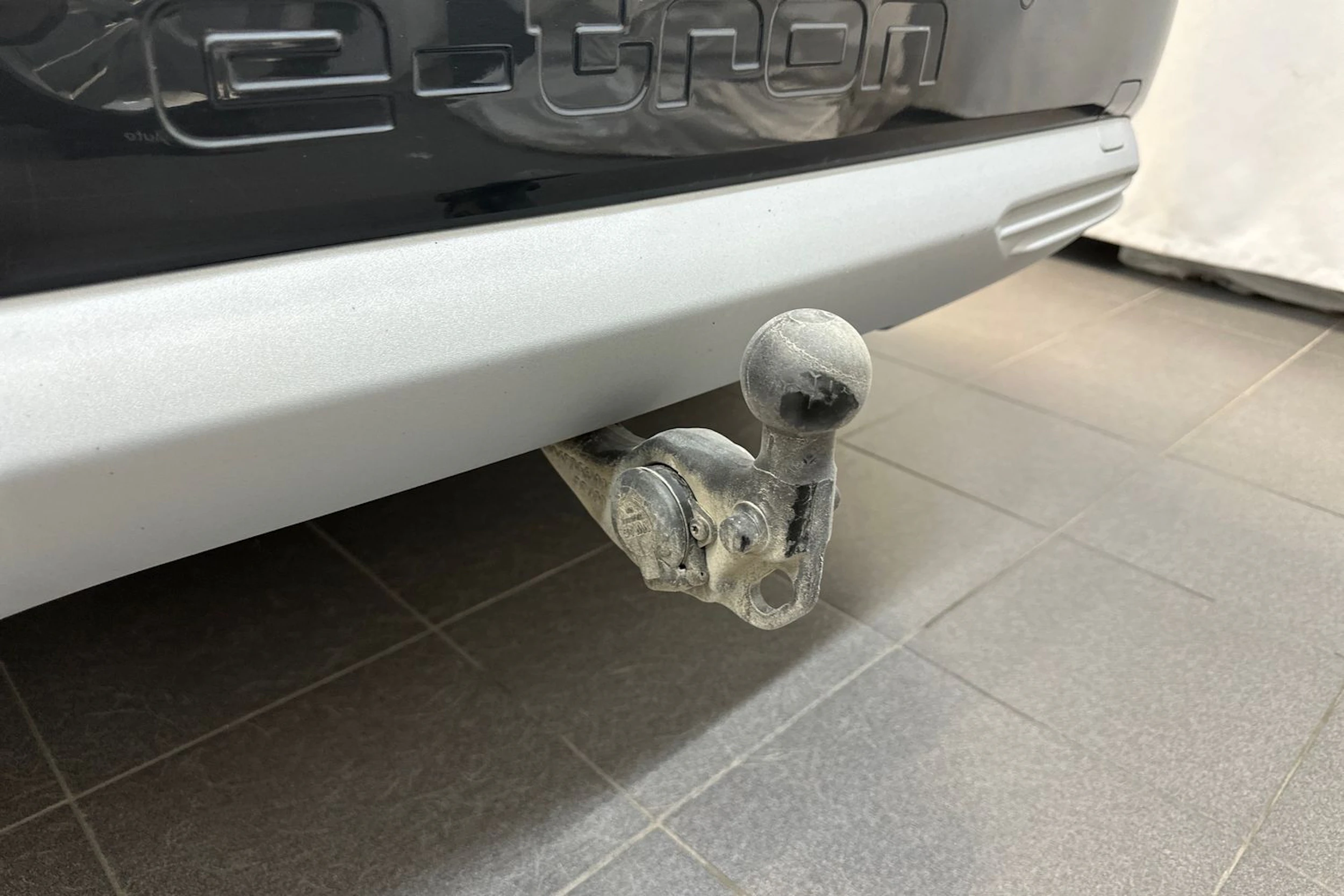 met. vihreä Audi Q4 e-tron 2024 kuva 33.