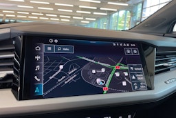 harmaa Audi Q4 e-tron 2024 kuva 23.