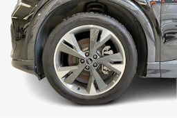 musta Audi Q4 e-tron 2024 kuva 9.