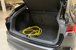 musta Audi Q4 e-tron 2024 kuva 12.