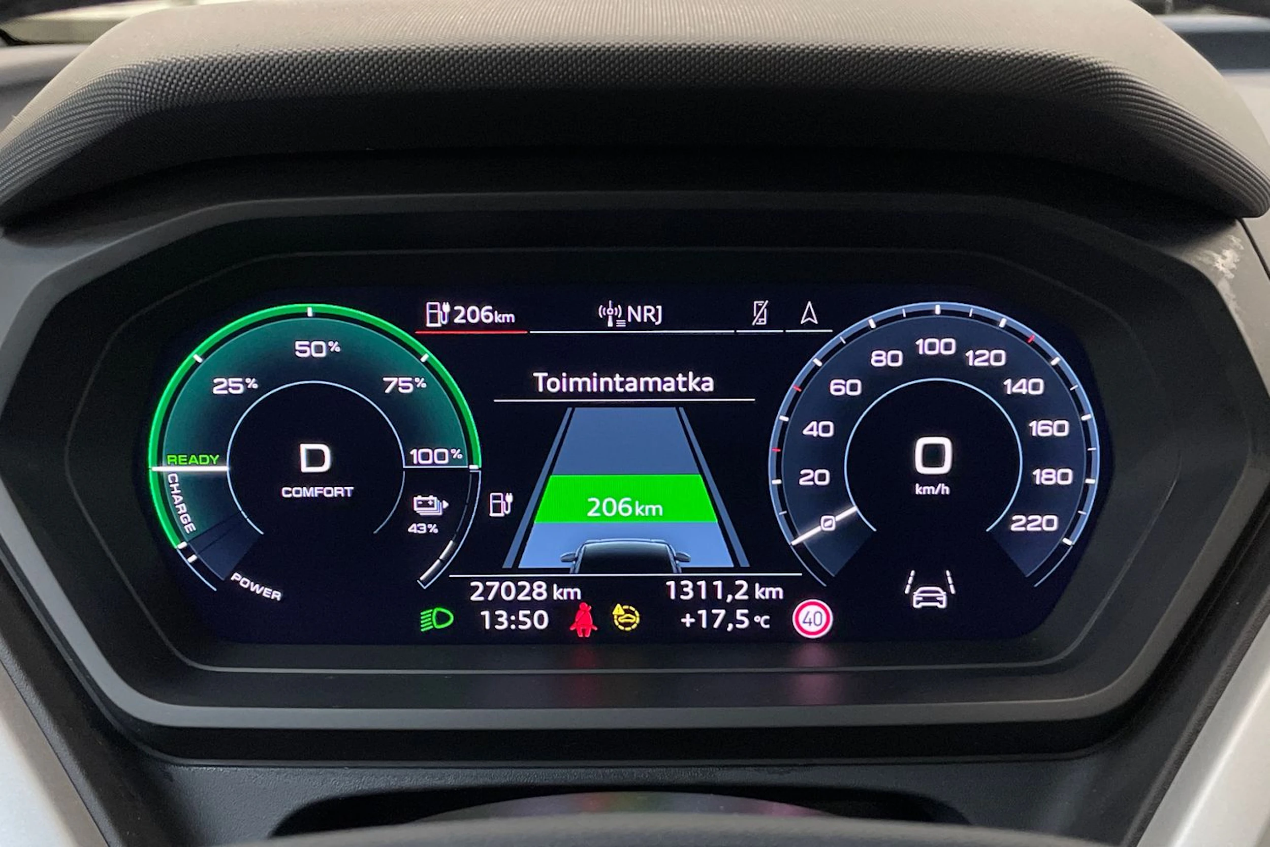 musta Audi Q4 e-tron 2024 kuva 15.