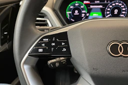 musta Audi Q4 e-tron 2024 kuva 19.