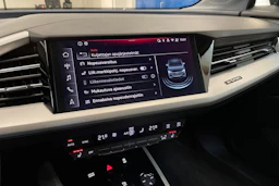 musta Audi Q4 e-tron 2024 kuva 24.
