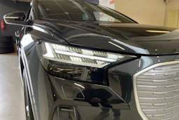 musta Audi Q4 e-tron 2024 kuva 32.