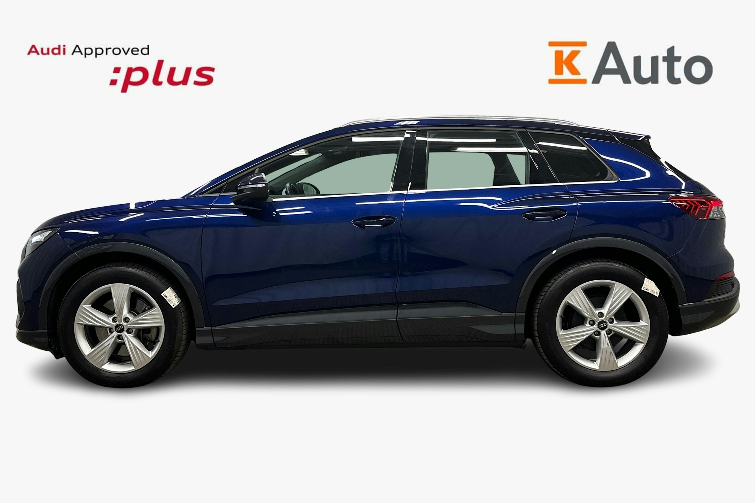 sininen Audi Q4 e-tron 2024 kuva 6.