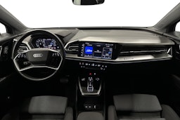 sininen Audi Q4 e-tron 2024 kuva 9.