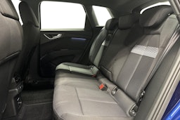sininen Audi Q4 e-tron 2024 kuva 10.