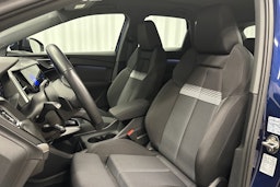 sininen Audi Q4 e-tron 2024 kuva 17.