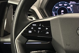 sininen Audi Q4 e-tron 2024 kuva 21.