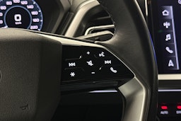 sininen Audi Q4 e-tron 2024 kuva 22.