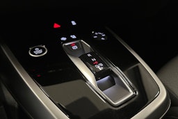 sininen Audi Q4 e-tron 2024 kuva 33.