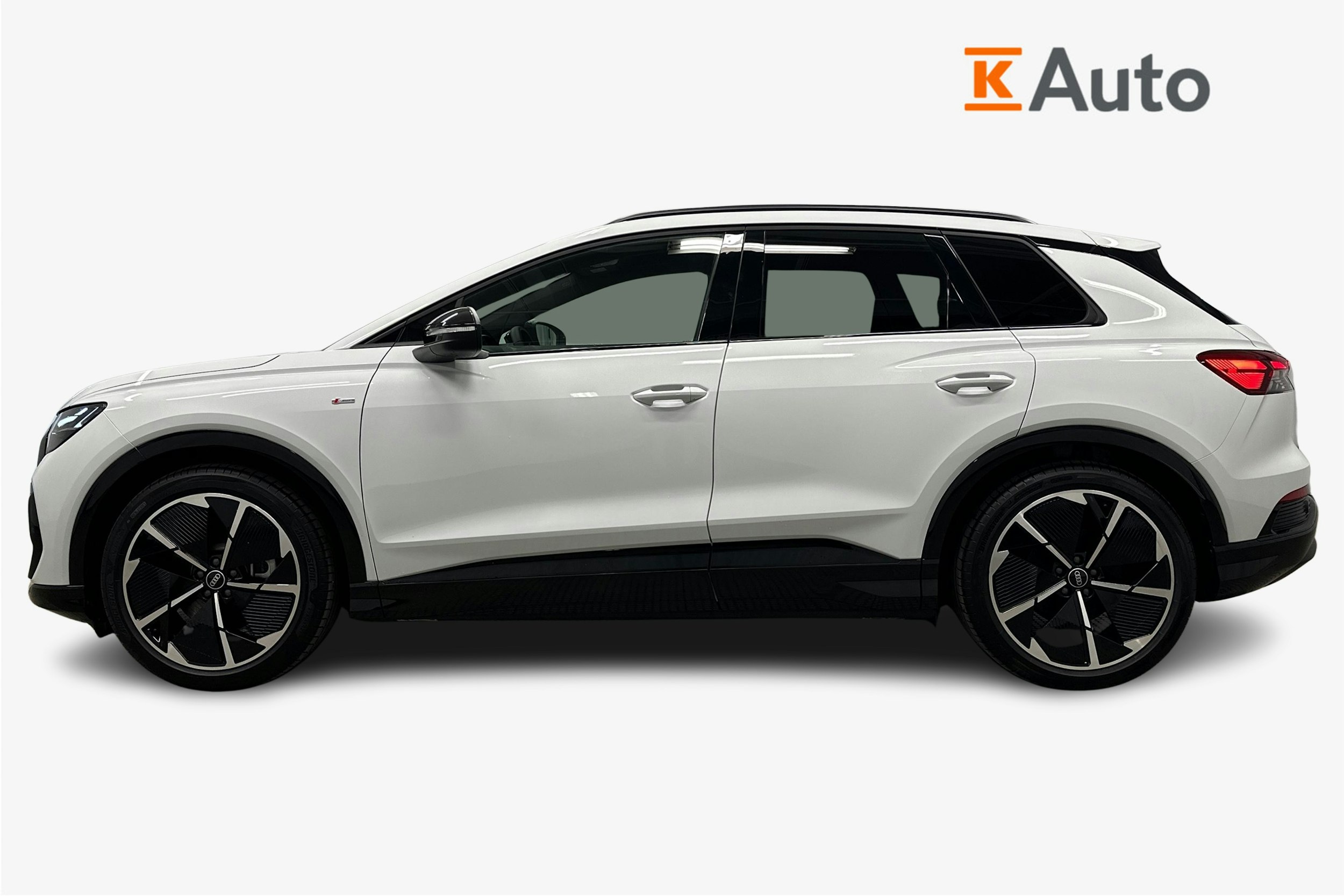 valkoinen Audi Q4 e-tron 2024 kuva 6.