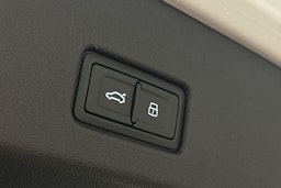 valkoinen Audi Q4 e-tron 2024 kuva 15.