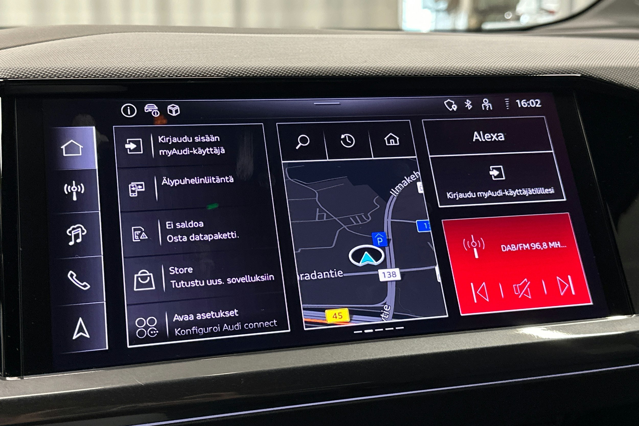 valkoinen Audi Q4 e-tron 2024 kuva 25.