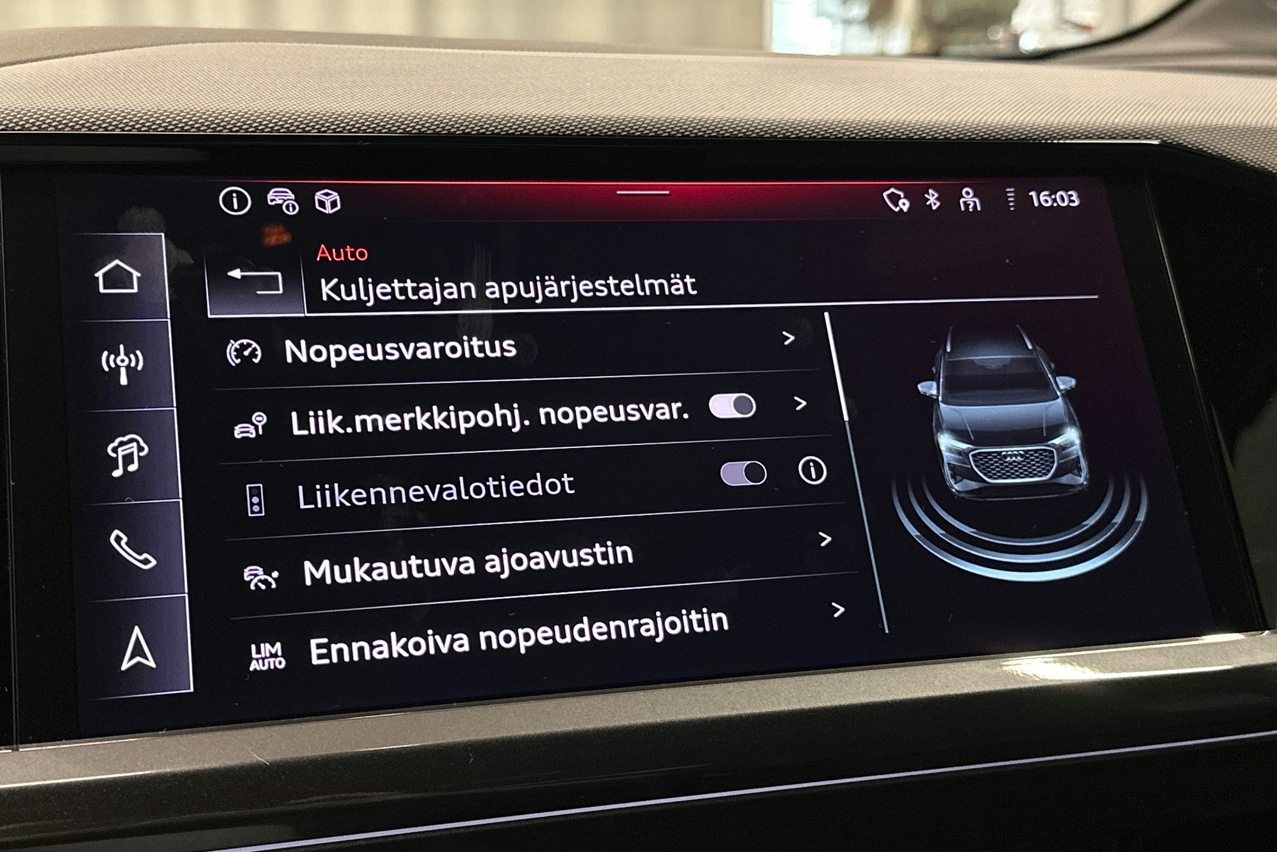 valkoinen Audi Q4 e-tron 2024 kuva 29.