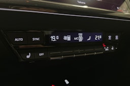 valkoinen Audi Q4 e-tron 2024 kuva 33.