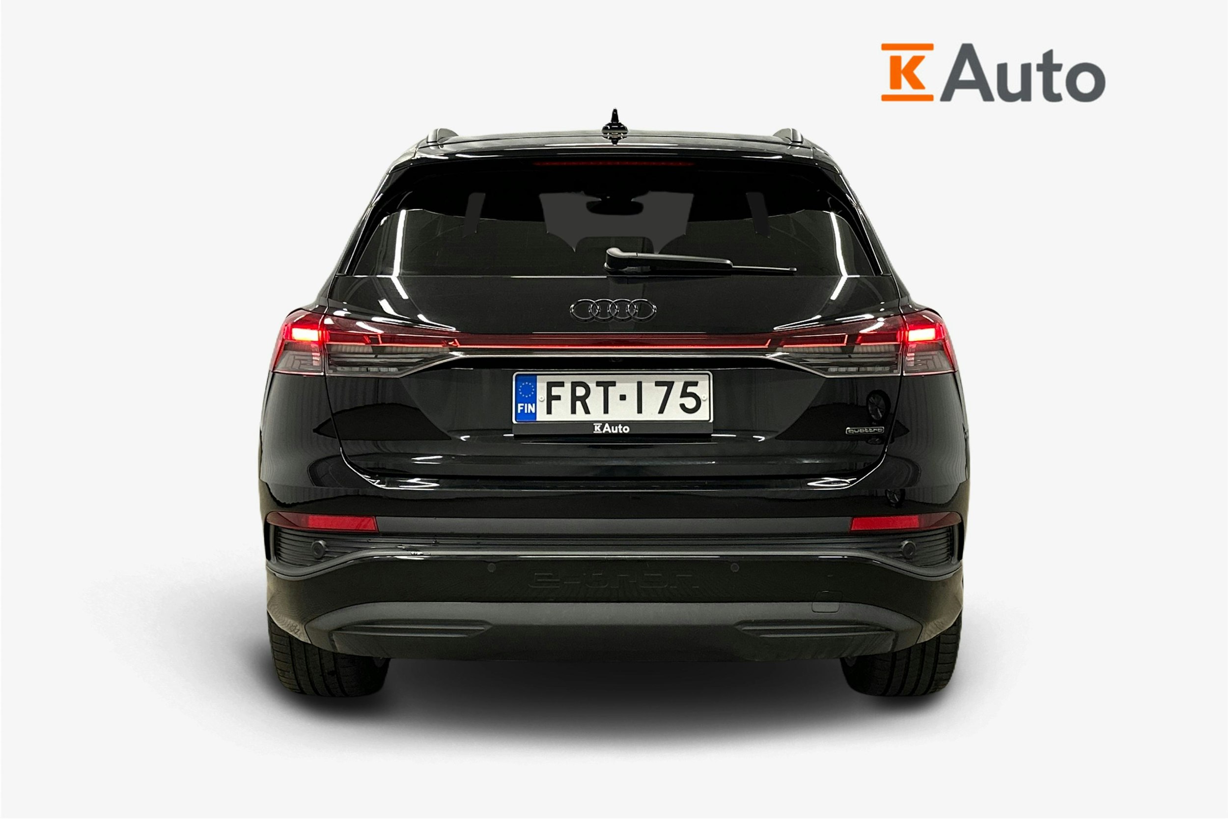 musta Audi Q4 e-tron 2024 kuva 3.