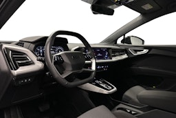 musta Audi Q4 e-tron 2024 kuva 7.