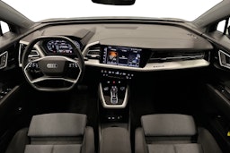 musta Audi Q4 e-tron 2024 kuva 9.