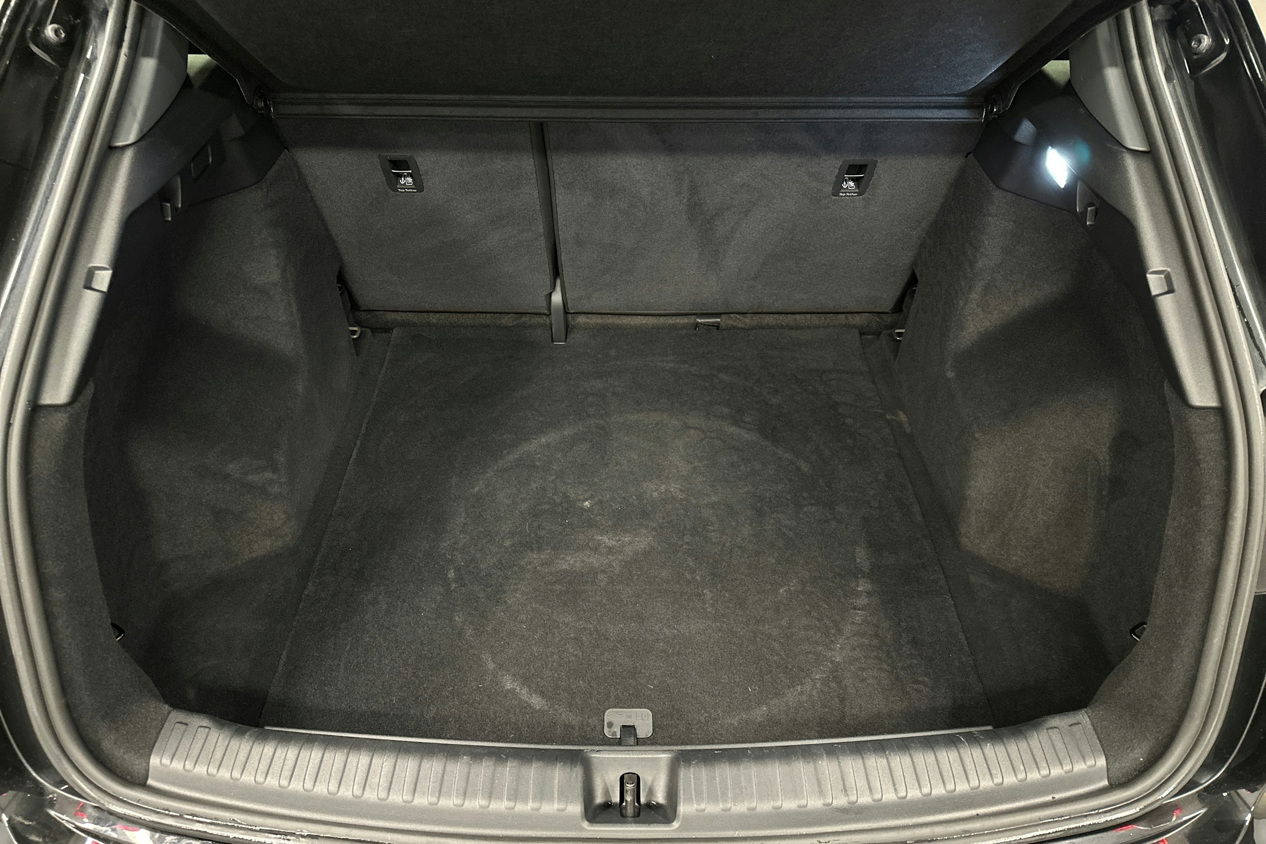 musta Audi Q4 e-tron 2024 kuva 14.