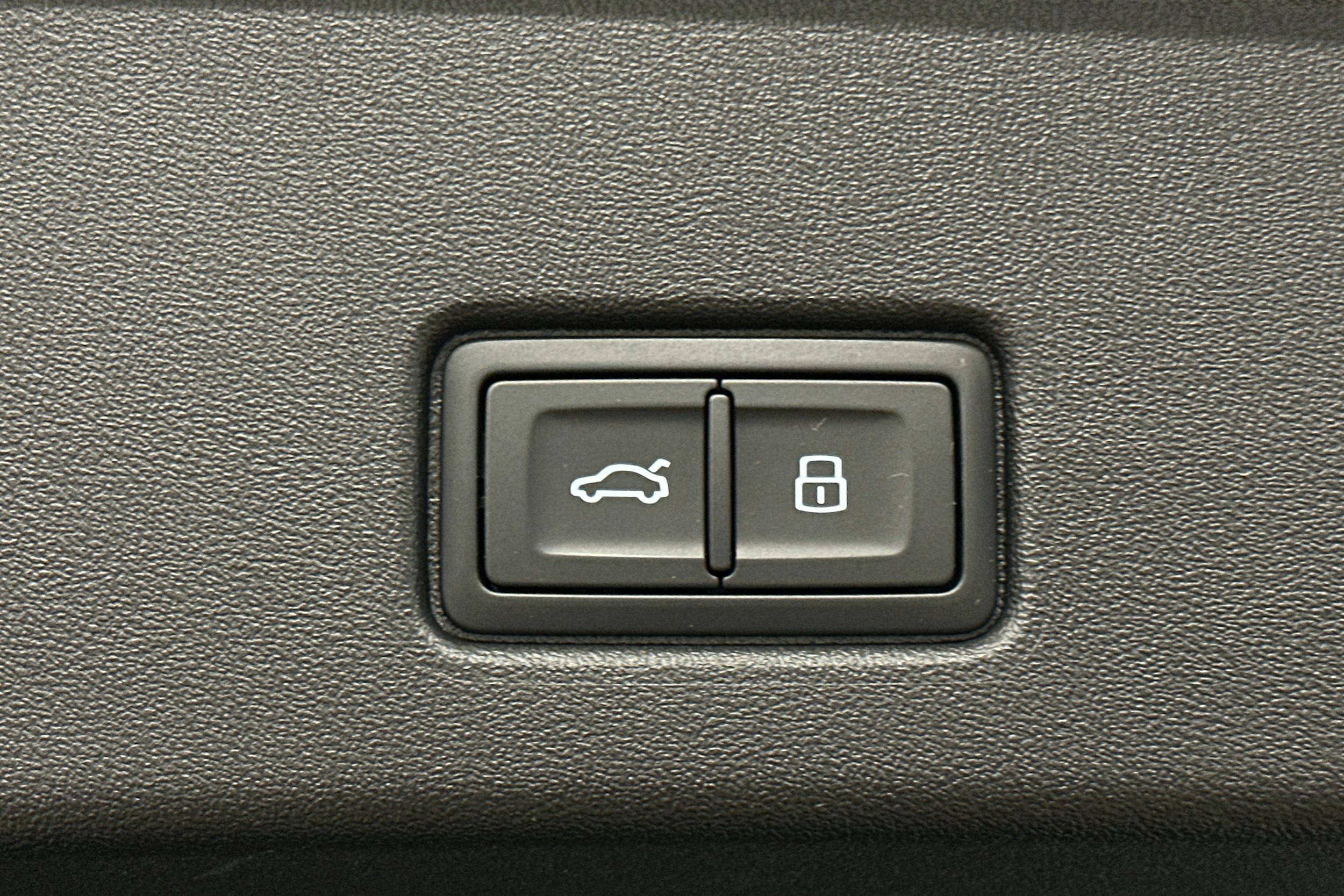 musta Audi Q4 e-tron 2024 kuva 15.
