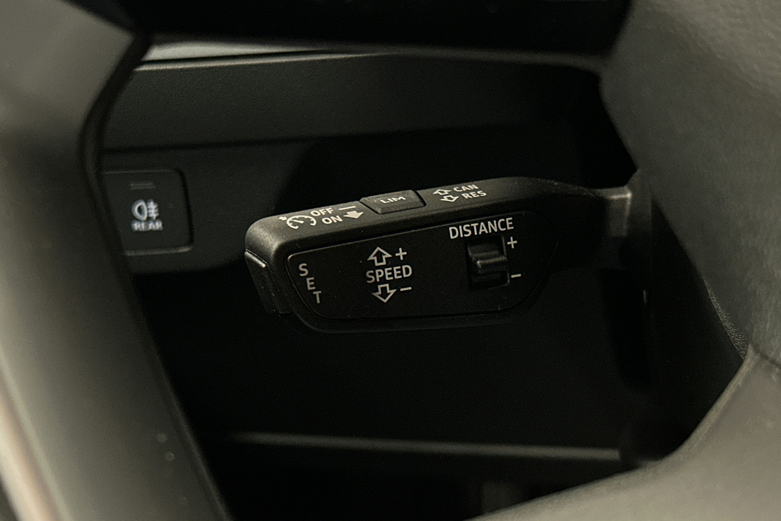 musta Audi Q4 e-tron 2024 kuva 22.