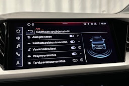 musta Audi Q4 e-tron 2024 kuva 31.