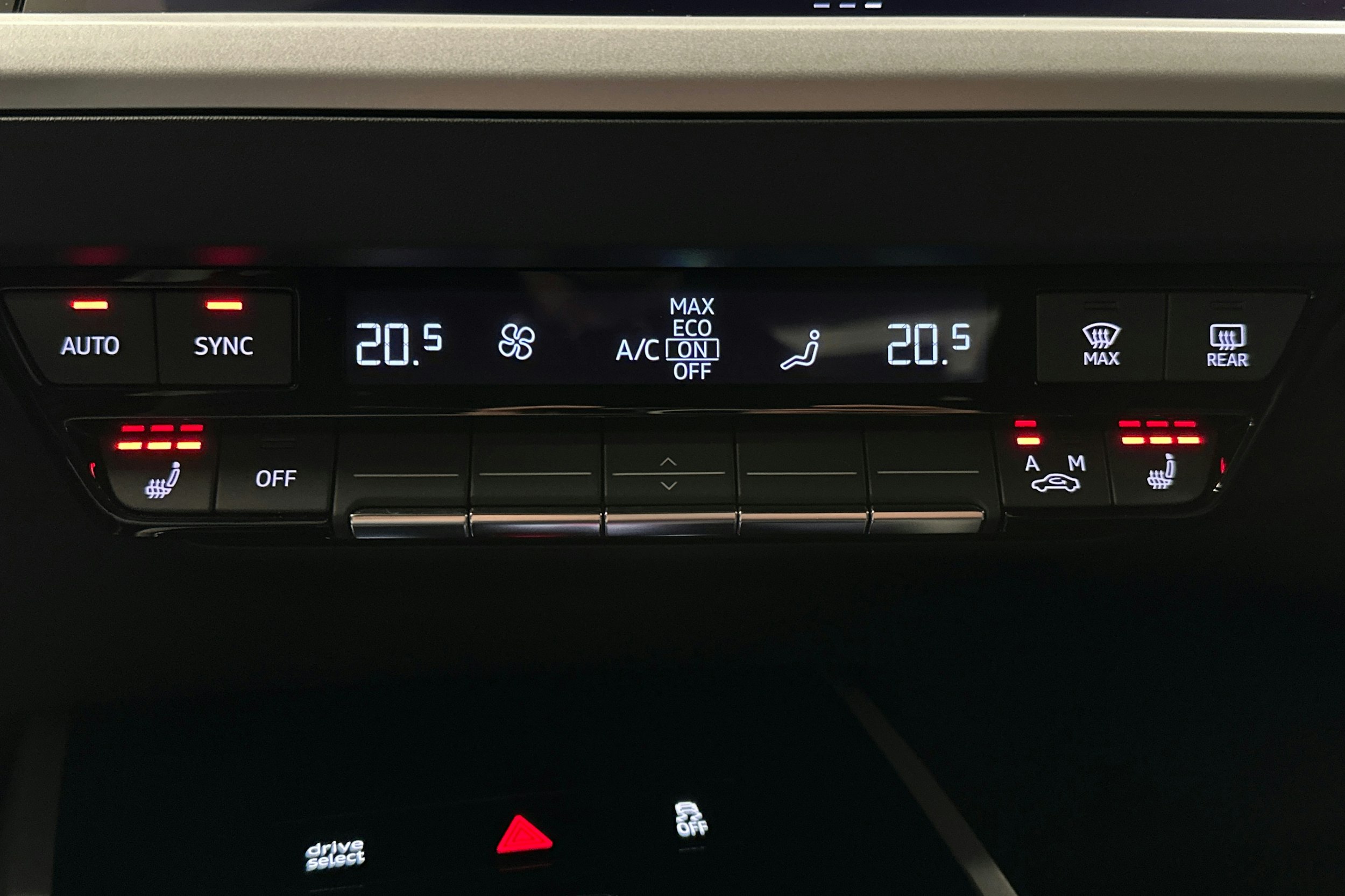 musta Audi Q4 e-tron 2024 kuva 33.