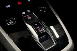 musta Audi Q4 e-tron 2024 kuva 34.