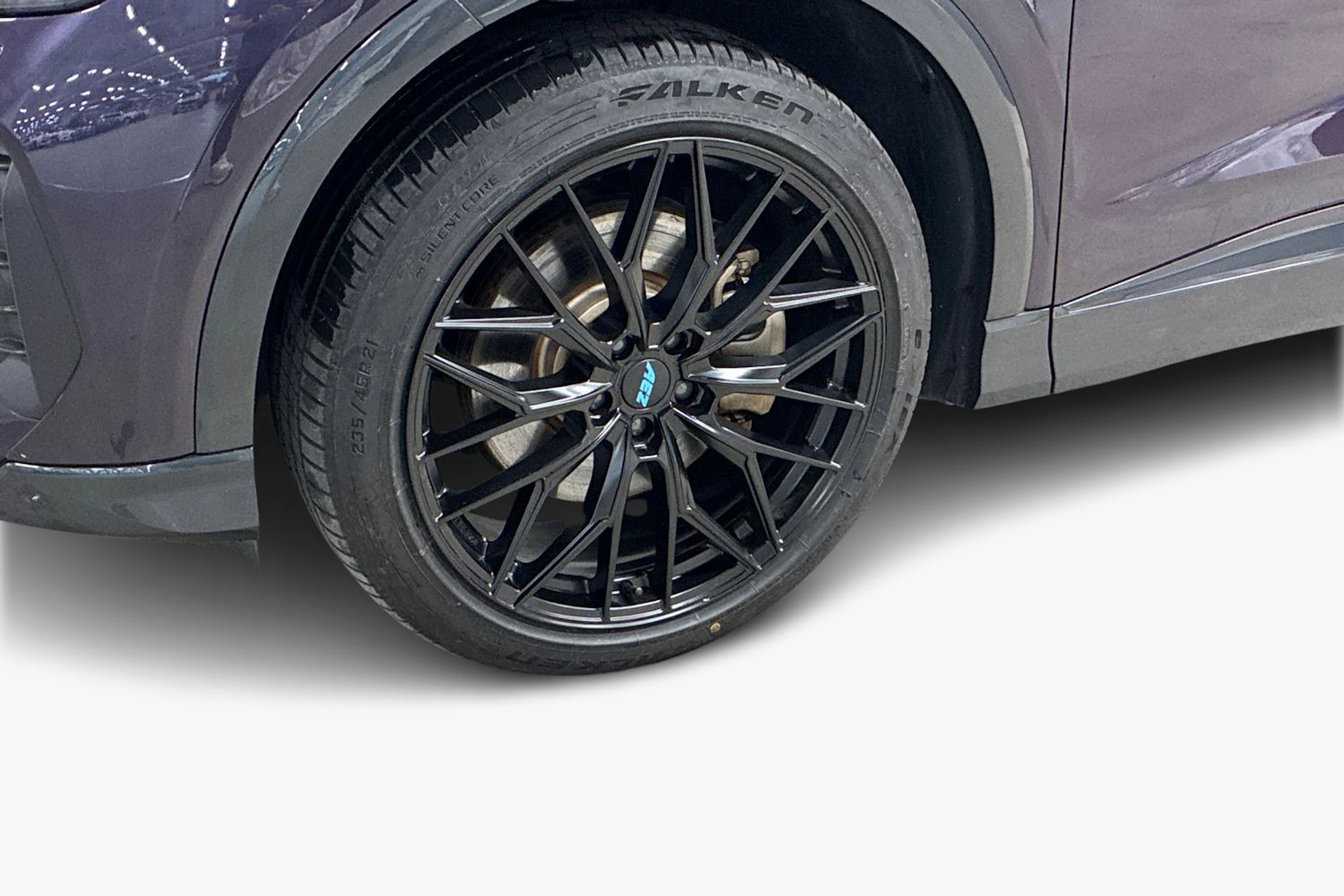 violetti Audi Q4 e-tron 2024 kuva 9.