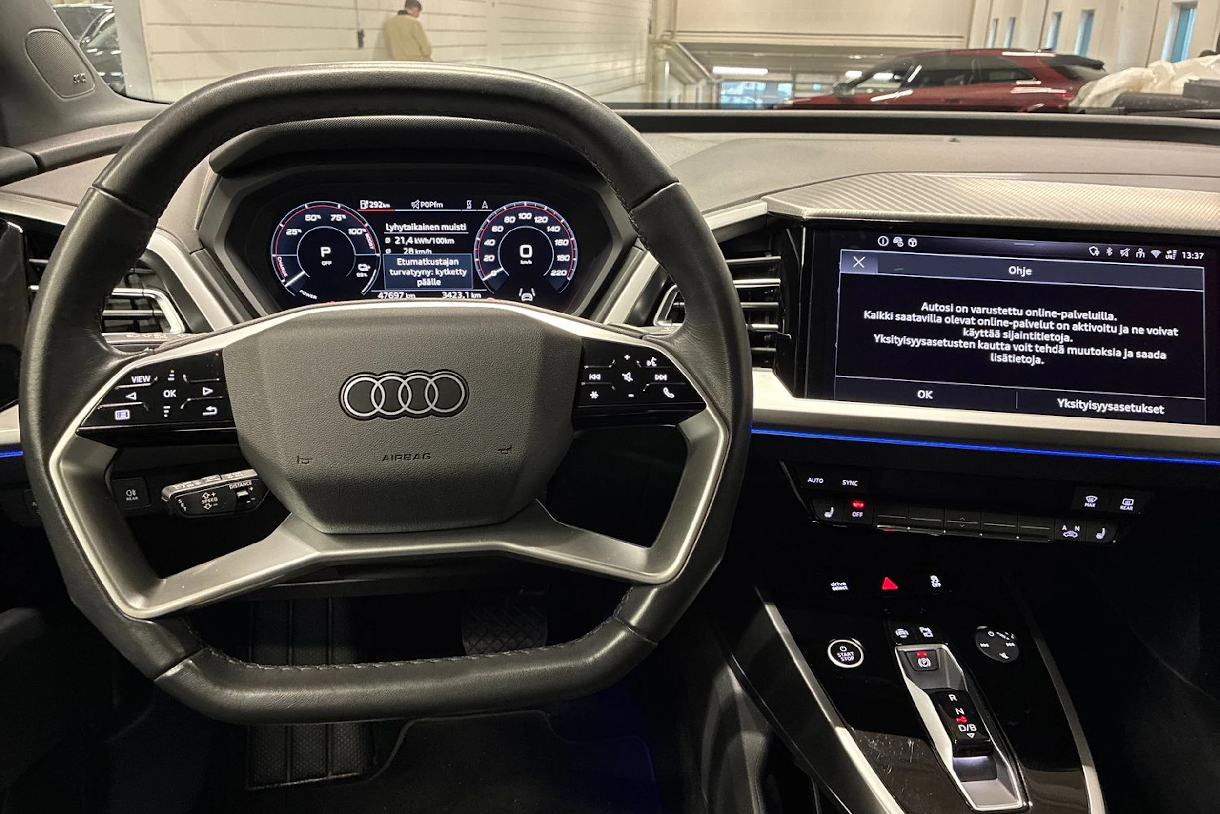 violetti Audi Q4 e-tron 2024 kuva 11.
