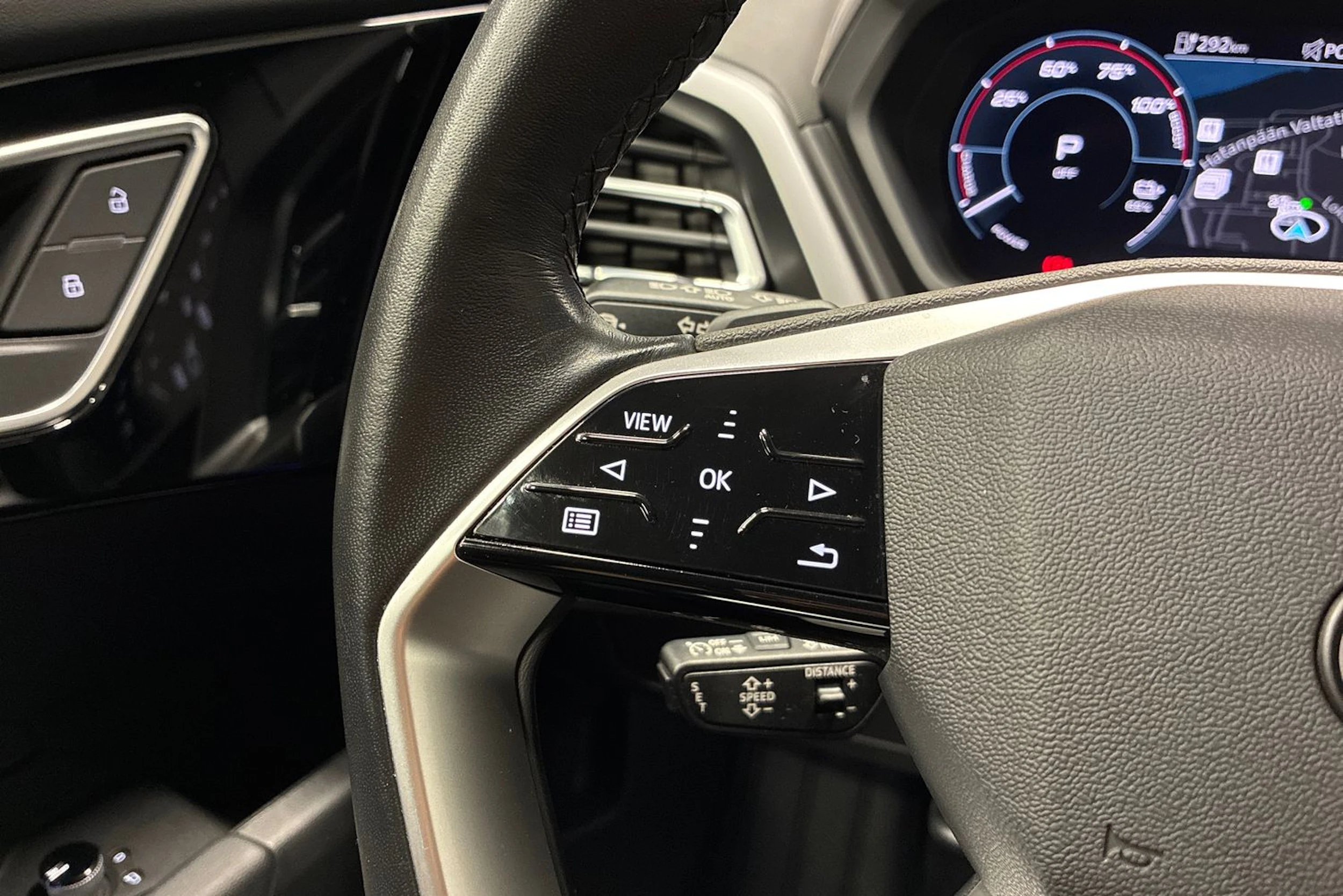 violetti Audi Q4 e-tron 2024 kuva 13.
