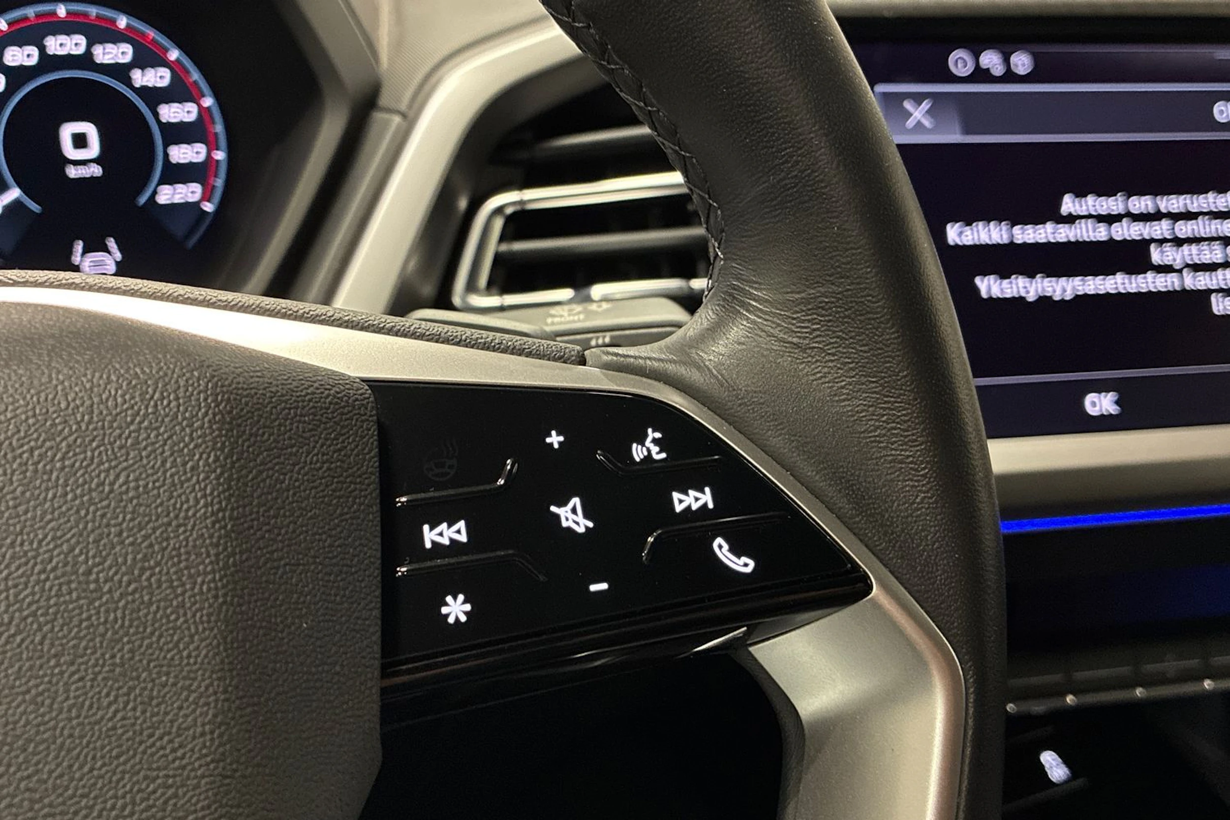 violetti Audi Q4 e-tron 2024 kuva 14.